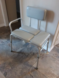 Bathtub transfer bench.Shower chair.Adjustable legs Convertible