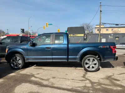 2020 Ford F150, 6 cyl, Automatic, 4x4, 232000 kms CLEAN TITLE Runs and drives great, NEW BATTERY. Eq...