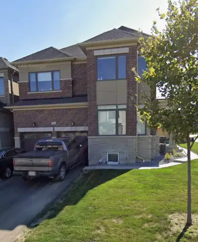 This lovely 4 bedroom house, corner lot located in Whitby is available for rent from May 1. (Basemen...