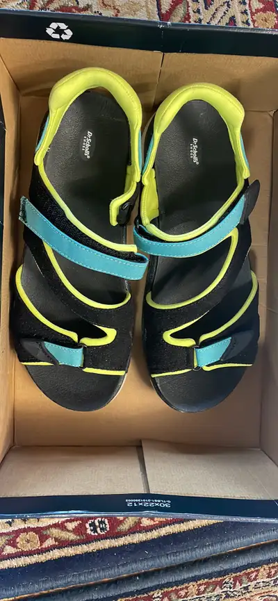 Dr scholl velcro shoes best sale