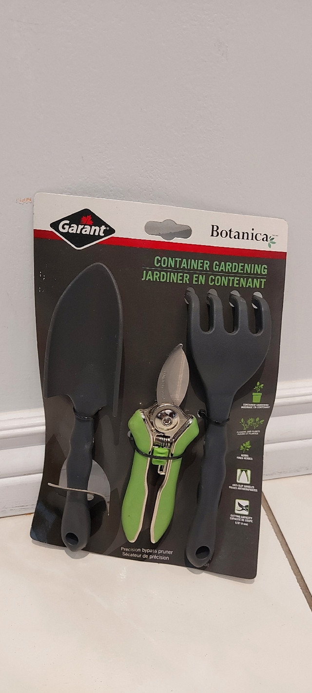 *Brand New* Botanica Garant gardening kit: cultivator, in Outdoor Tools & Storage in Mississauga / Peel Region - Image 2