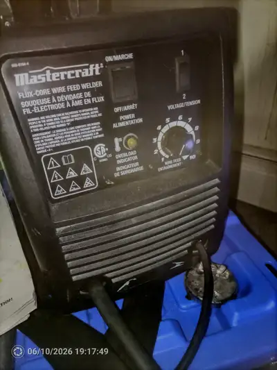 I'm selling this unfortunately lightly used gasless fluxcore 110v Master Craft welding machine. Stil...