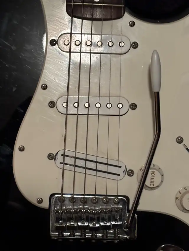 Reduced! NEW PRICE! Upgraded Fender Squire Strat in Guitars in Oakville / Halton Region - Image 3