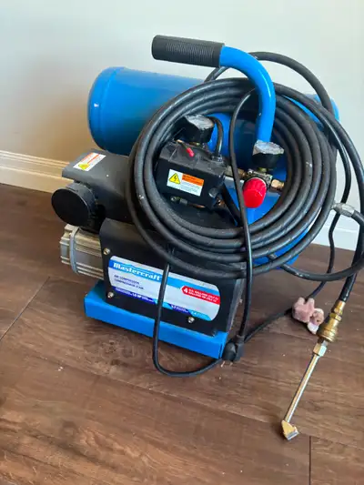 Canadian Tire 4 Gallon, 1 Litre - air compressor with 20' hose, View more