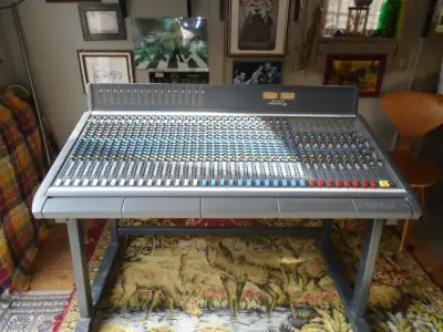 Soundcraft DELTA series console 28x8x2, View more