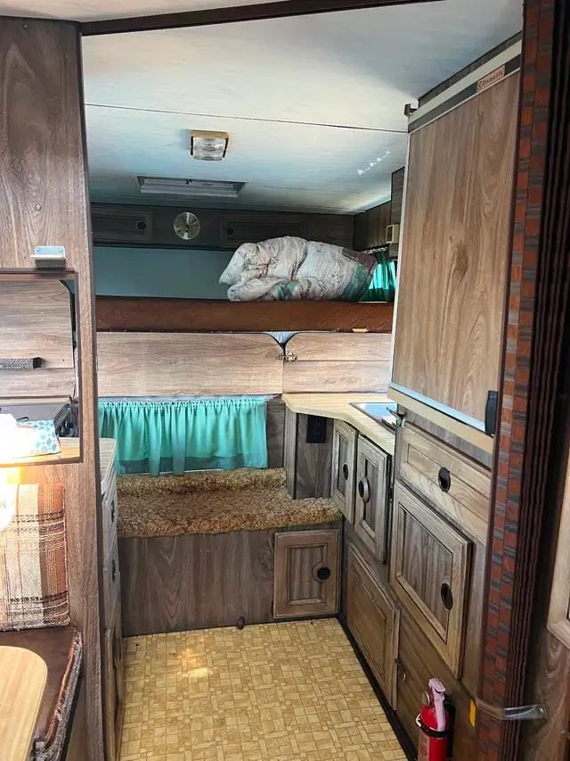 10.5 Foot Truck Camper in Travel Trailers & Campers in Port Alberni - Image 5