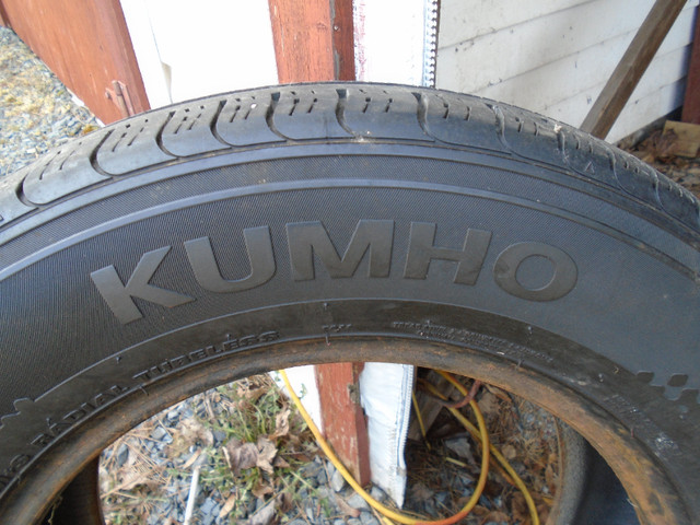 One Kumho 205/65/16'' Tire.. Very Good Condition in Tires & Rims in Bridgewater - Image 2