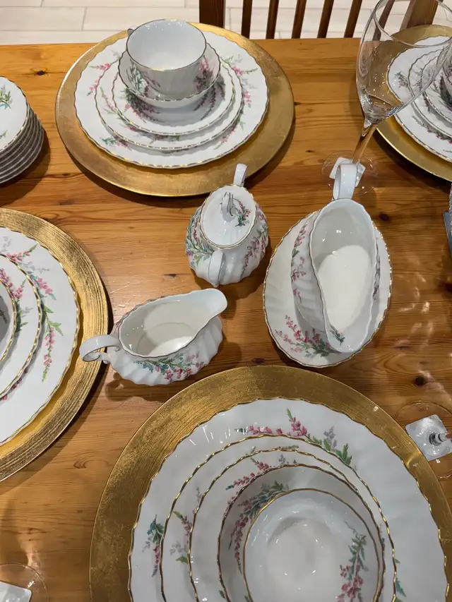 Royal Doulton Bell Heather China in Kitchen & Dining Wares in Kitchener / Waterloo - Image 7
