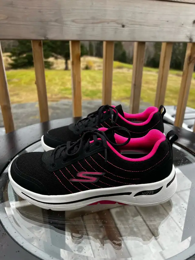 SKECHERS Women's GOWALK ARCHFIT Shoes - TRUE VISION 7 sz in Women's - Shoes in Cape Breton - Image 7