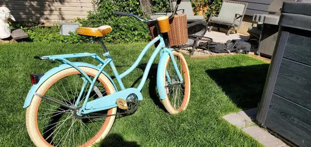 Huffy Beach Cruiser bike