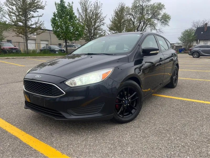 2016 Ford Focus HB SE-Clean Carfax-BackupCamera