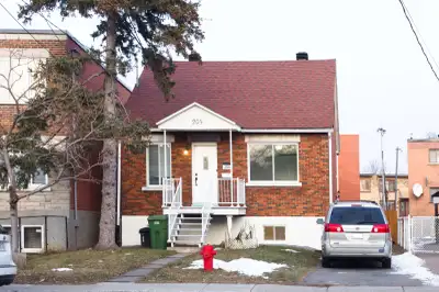 ----EN---- Detached 4-Bedroom House for Rent in LaSalle – $2,695/month Move-in ready detached single...