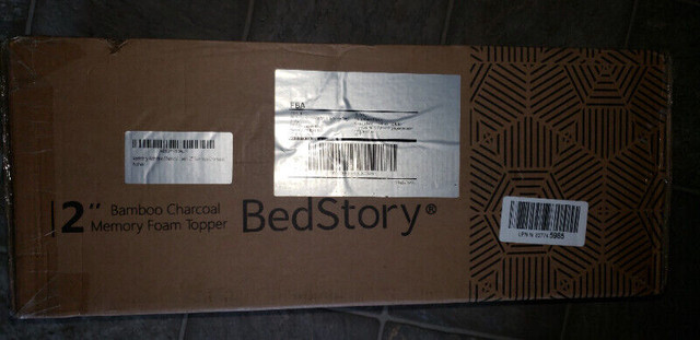 BedStory, 2 inch Bamboo Charcoal Memory Foam Topper.Twin size. in Beds & Mattresses in Calgary - Image 3