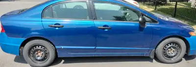 Honda civic a vendre transmission manuelle. Kilométrage bas. Vendu tel quel.