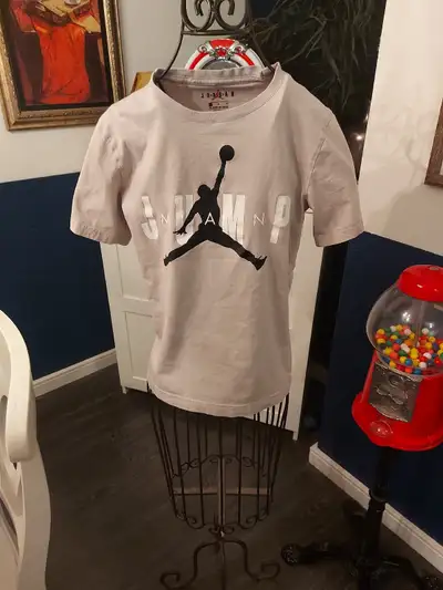 Jordan youth t shirt medium , View more