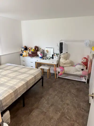 1 Unfurnished Bedroom for Rent – Available September 1 Long-term rental only: Looking for a female r...