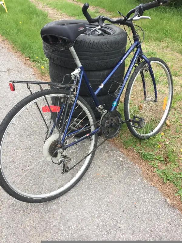 GRANDE VENTE un jour seulement Très bonne bicyclette in Road in Lanaudière - Image 3