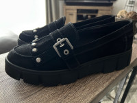 Chaussures GEOX GR: 10  (41) 50$Levis 