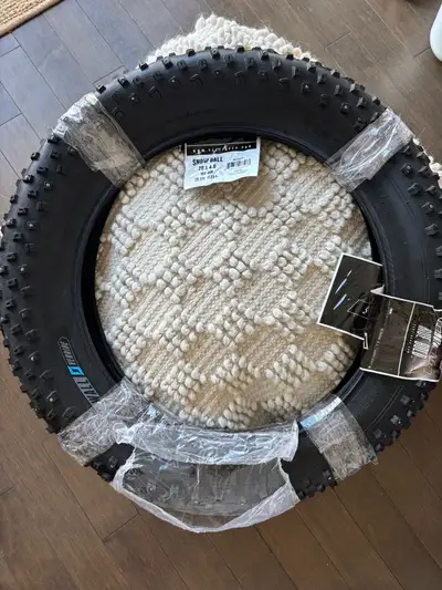 Brand new Vee Tire SnowBall 20 x 4.0'' studded tire × 2, View more
