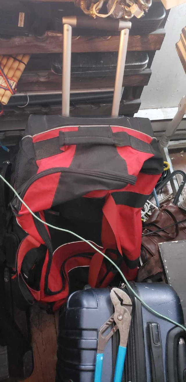 Rolling duffel bag luggage in Other in Gatineau