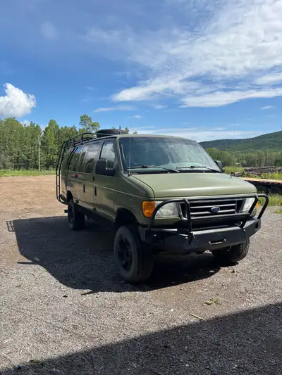 2005 ford 350 Deisel van 6 liter with engine upgrades and egr deletes, runs like a top 176k kms Cust...