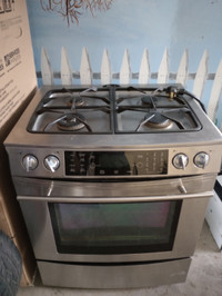Gas Stove,  the oven is electric.