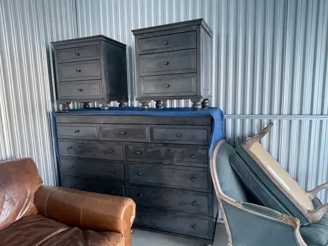 restoration hardware dresser & matching nightstands 