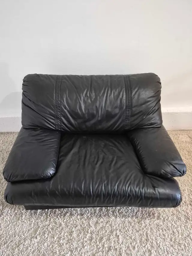 FREE DELIVERY Doimo Salotti Single Black Leather Sofa Chair in Chairs & Recliners in Vancouver - Image 8