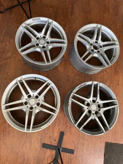 Mercedes Benz AMG wheels w212 18” inch alloys One has a small crack as you can see in the picture
