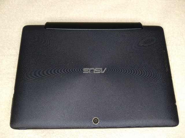 ASUS Transformer Pad TF300T (TF300) in iPads & Tablets in City of Toronto - Image 2
