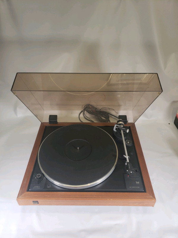 Dual CS 505-3 Turntable. in Stereo Systems & Home Theatre in Mississauga / Peel Region - Image 4