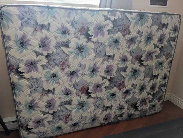 Lit et matelas in Beds & Mattresses in Québec City - Image 4