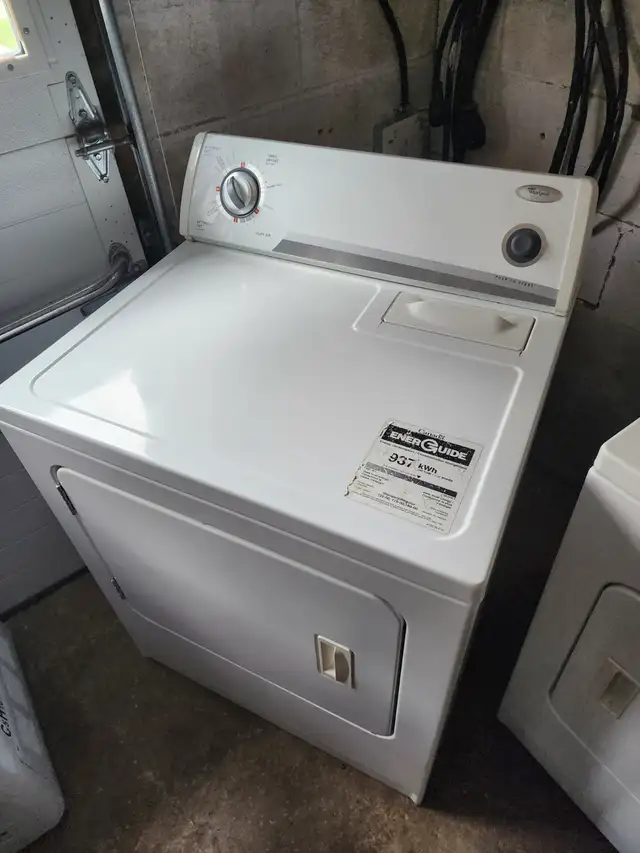 White clothes Dryer Electric Whirlpool large in Washers & Dryers in Oakville / Halton Region - Image 5