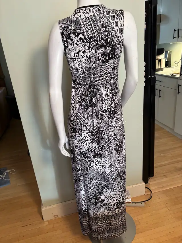 Mario Serrani Maxi Dress in Women's - Dresses & Skirts in Kitchener / Waterloo - Image 5