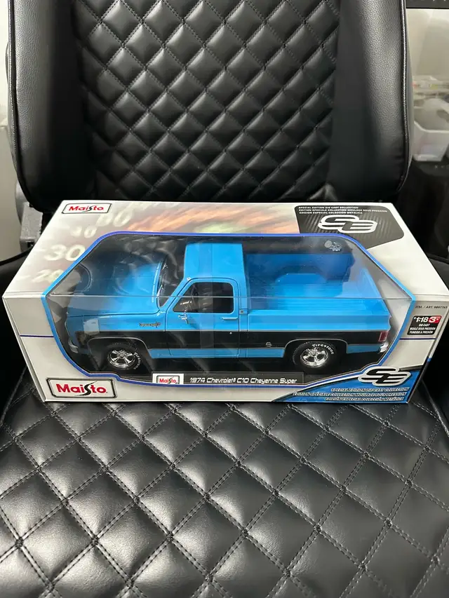 Maisto 1974 Chevrolet C10