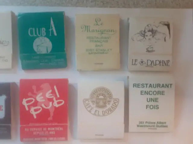CARTONS D'ALUMETTES VINTAGES DE RESTAURANTS DE MONTREAL in Arts & Collectibles in Laval / North Shore - Image 7