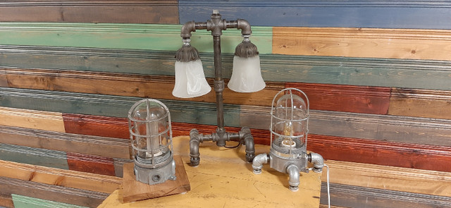 3 Lampes de Table Création Original de Style Industriel au Choix dans Éclairage intérieur et plafonniers  à Granby