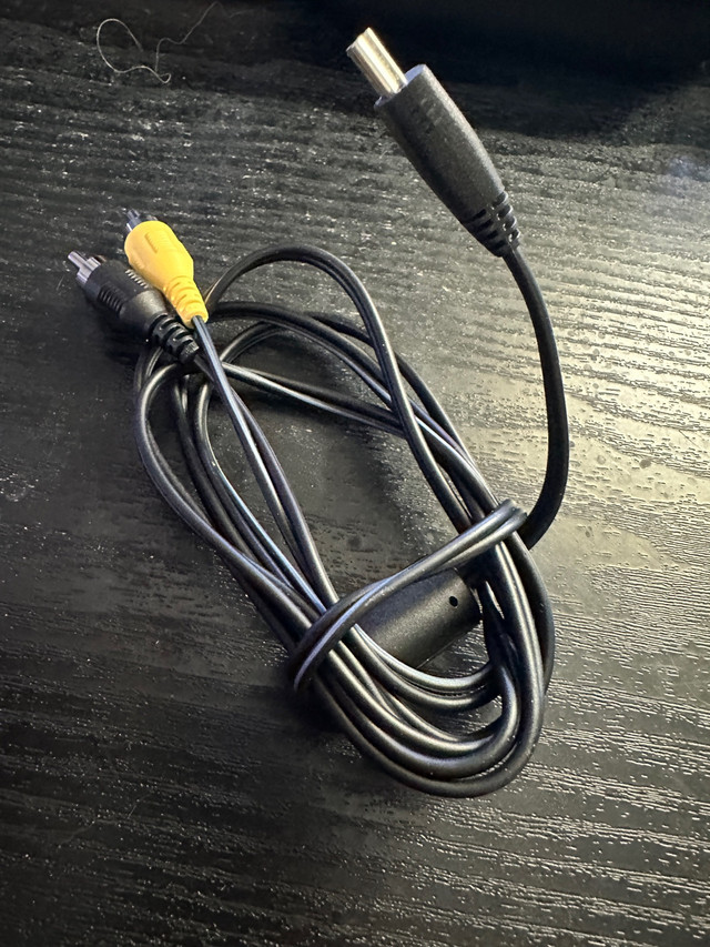 Canon Mini USB Port Cable in Cables & Connectors in Edmonton - Image 2