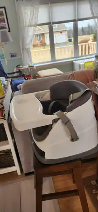 Baby booster feeding seat