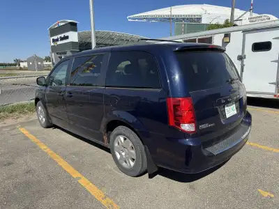 I am selling our 2013 Dodge Grand Caravan, a reliable minivan with 178,370 kilometers on the odomete...