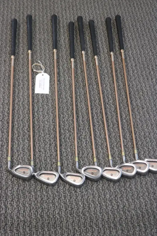 Goldwin Golf AVDP Oversize Ladies Graphite Irons (#38806-1) in Golf in City of Halifax - Image 3