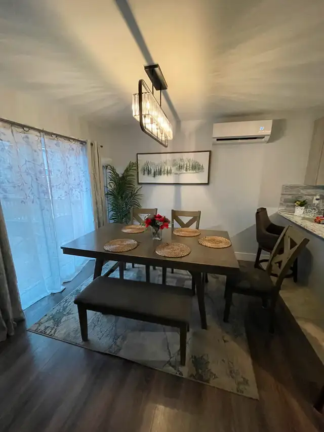 Used like new Dinning Table in Dining Tables & Sets in City of Halifax - Image 2