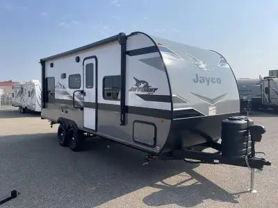 "New July/11/2025" 2024 Jayco 212QBW | Low Low Use | Sleeps 5 | New Sway Hitch | No Liens. Easy Tow...