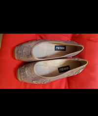 Price Drop! Ladies summer shoes, sandals