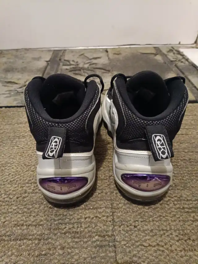 Nike Air Total Max Uptempo Metallic Silver Size 9 in Men's Shoes in City of Toronto - Image 5