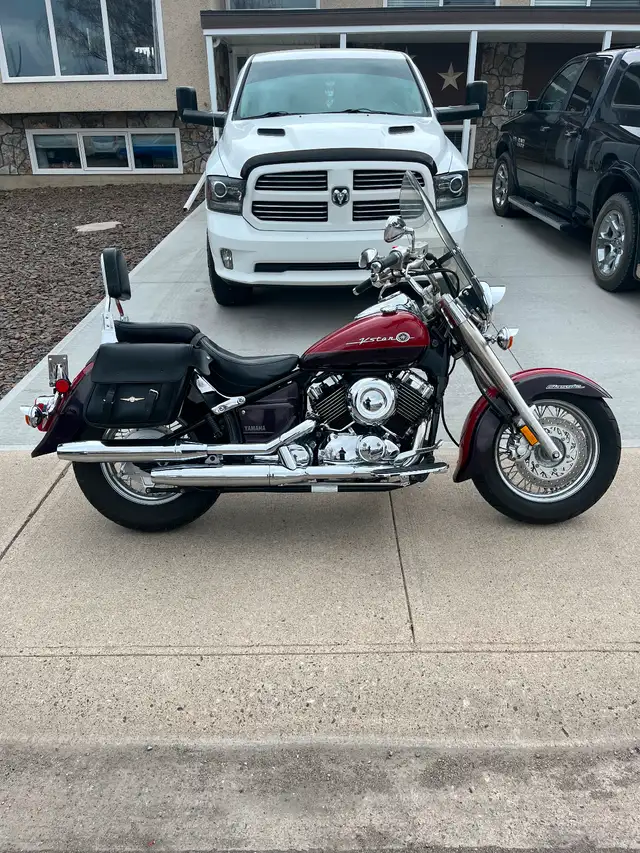 2000 Yamaha V-Star 650 Classic in Street, Cruisers & Choppers in Lethbridge - Image 2