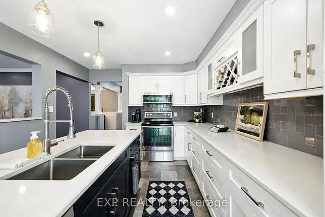 Gorgeous 3 Bedroom Detached Home in Oshawa ready for you to buy!62863324729602124