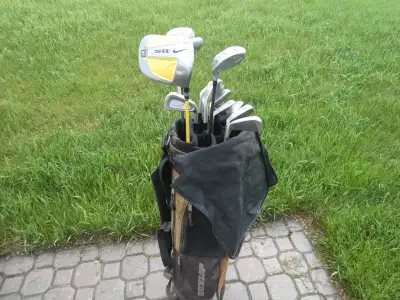 Men’s Right Hand Golf Club set and Dunlop bag, View more