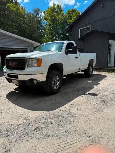 SOLD pending pick up ! 2014 gmc 2500 HD 4x4 6ltr . Has western wideout plow . New box rear bumper ,...