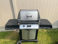 Broil-Mate BBQ (professionally cleaned, ready for summer!)